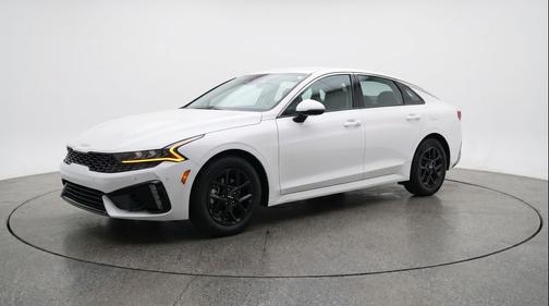 Snow White Pearl 2025 Kia K5 LXS