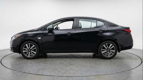 Super Black 2025 Nissan Versa 1.6 SV