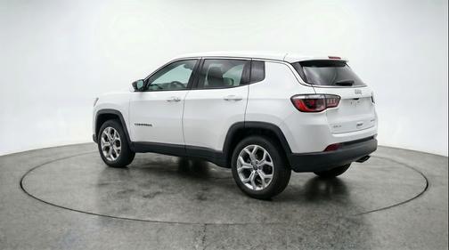 Bright White Clearcoat 2025 Jeep Compass Latitude