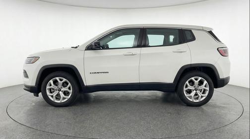 Bright White Clearcoat 2025 Jeep Compass Latitude