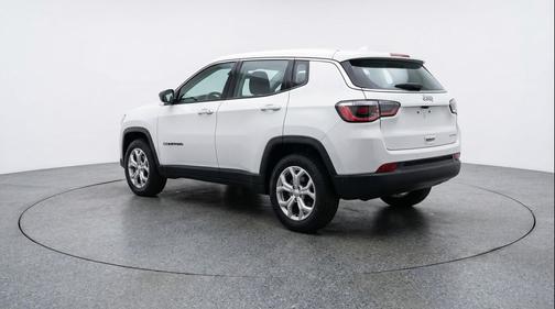 Bright White Clearcoat 2025 Jeep Compass Latitude