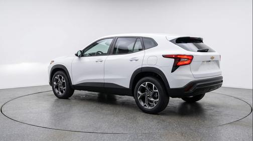 Summit White 2025 Chevrolet Trax LT