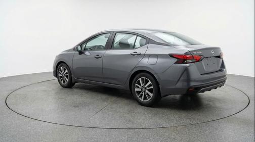 Gun Metallic 2025 Nissan Versa 1.6 SV