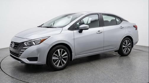Brilliant Silver Metallic 2025 Nissan Versa 1.6 SV