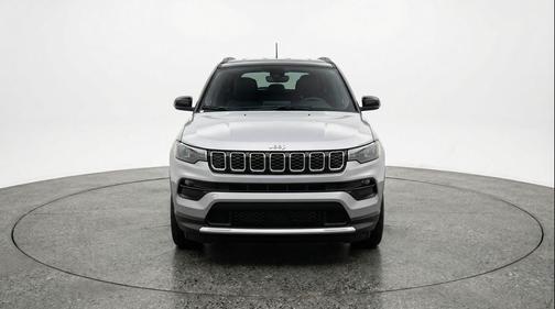 Silver Zynith Metallic Clearcoat 2025 Jeep Compass Limited