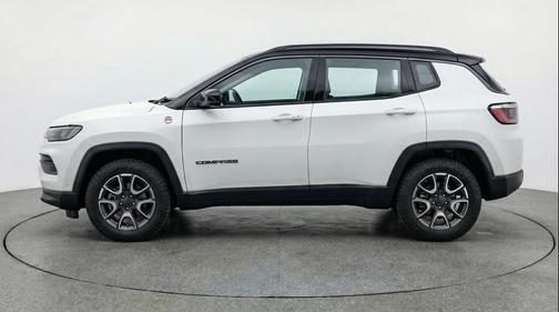 Bright White Clearcoat 2025 Jeep Compass Trailhawk