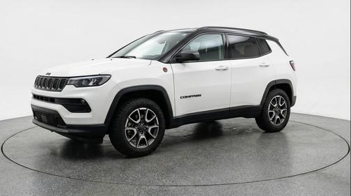 Bright White Clearcoat 2025 Jeep Compass Trailhawk