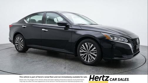 Super Black 2025 Nissan Altima SV FWD