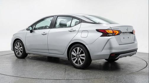 Brilliant Silver Metallic 2025 Nissan Versa 1.6 SV