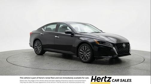 Super Black 2025 Nissan Altima SV FWD