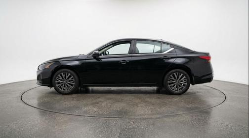 Super Black 2025 Nissan Altima SV FWD