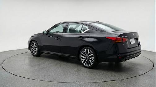 Super Black 2025 Nissan Altima SV FWD