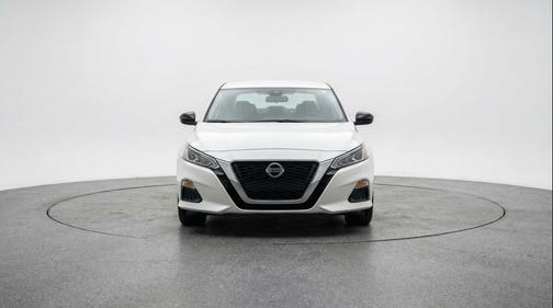 Glacier White 2025 Nissan Altima SV FWD