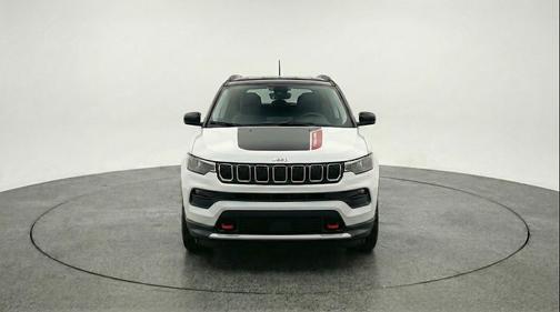 Bright White Clearcoat 2025 Jeep Compass Trailhawk