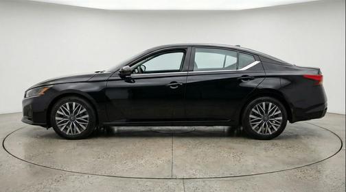 Super Black 2025 Nissan Altima SV FWD