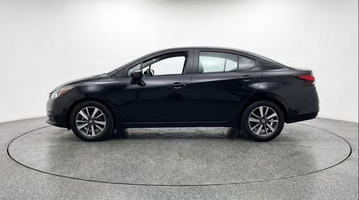 Super Black 2025 Nissan Versa 1.6 SV