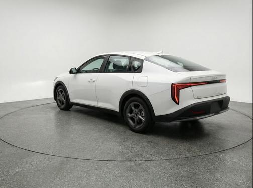 Snow White Pearl 2025 Kia K4 LXS