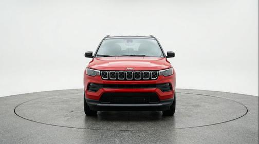 Red Hot Pearlcoat 2025 Jeep Compass Limited