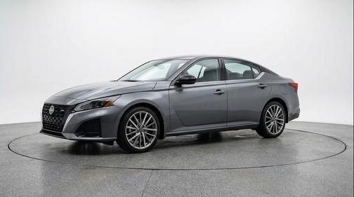 Gun Metallic 2025 Nissan Altima SV FWD