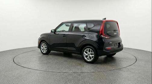 Fusion Black 2025 Kia Soul LX