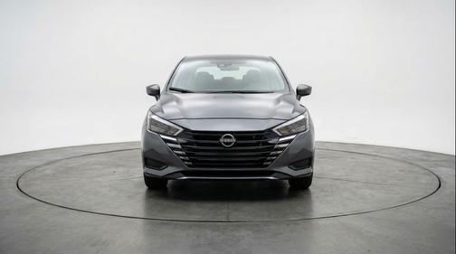 Gun Metallic 2025 Nissan Versa 1.6 SV