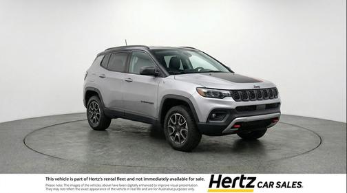 Silver Zynith Metallic Clearcoat 2025 Jeep Compass Trailhawk