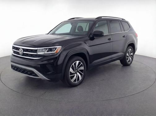 Deep Black Pearl 2024 Volkswagen Atlas 2.0T SE w/Technology
