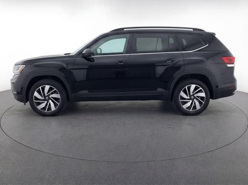 Deep Black Pearl 2024 Volkswagen Atlas 2.0T SE w/Technology