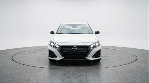 Glacier White 2025 Nissan Altima SV FWD