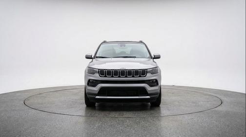 Silver Zynith Metallic Clearcoat 2025 Jeep Compass Limited