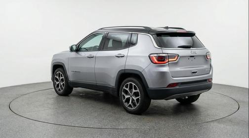 Silver Zynith Metallic Clearcoat 2025 Jeep Compass Limited