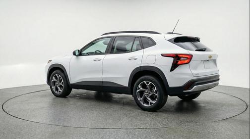 Summit White 2025 Chevrolet Trax LT