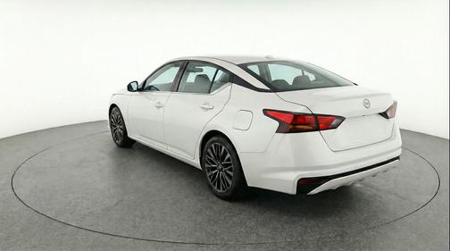 Pearl White Tricoat 2025 Nissan Altima SV FWD