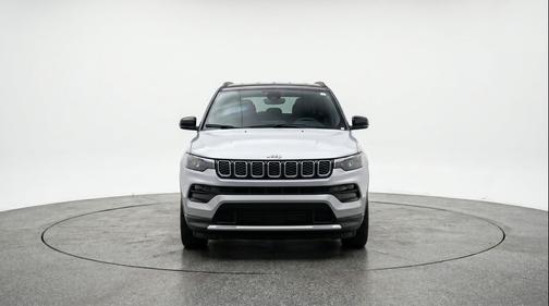 Silver Zynith Metallic Clearcoat 2025 Jeep Compass Limited