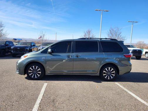 2019 Toyota Sienna LE