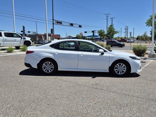 Ice Cap 2026 Toyota Camry LE