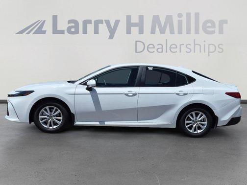 Ice Cap 2026 Toyota Camry LE