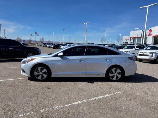 2017 Hyundai SONATA Hybrid Limited