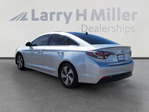 2017 Hyundai SONATA Hybrid Limited