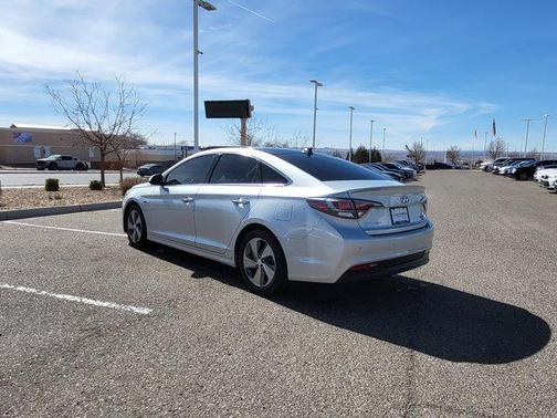 2017 Hyundai SONATA Hybrid Limited