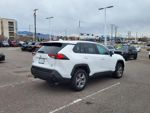 2025 Toyota RAV4 XLE