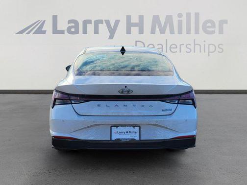 2022 Hyundai ELANTRA HEV Limited