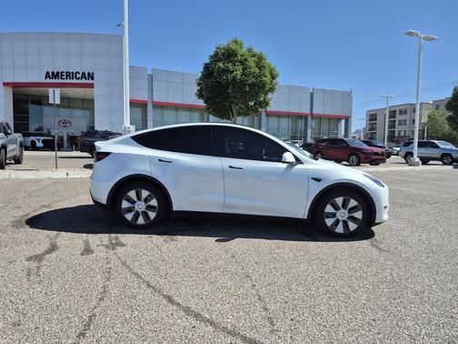 Pearl White Multi-Coat 2023 Tesla Model Y Long Range Dual Motor All-Wheel Drive