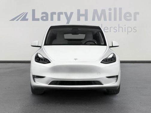 Pearl White Multi-Coat 2023 Tesla Model Y Long Range Dual Motor All-Wheel Drive