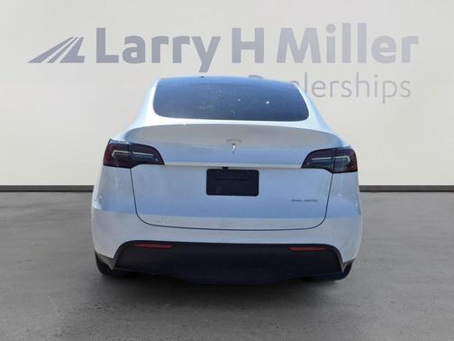 Pearl White Multi-Coat 2023 Tesla Model Y Long Range Dual Motor All-Wheel Drive