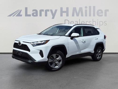 Ice Cap 2024 Toyota RAV4 XLE