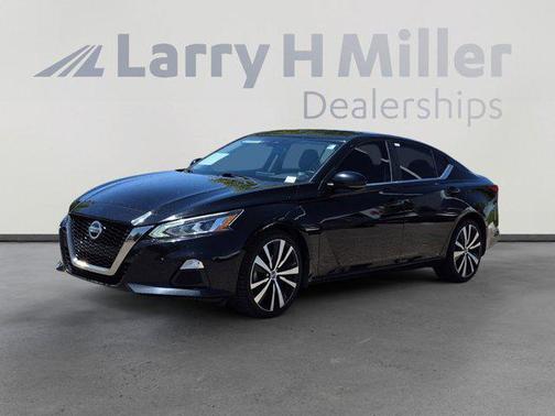 Super Black 2020 Nissan Altima SR FWD