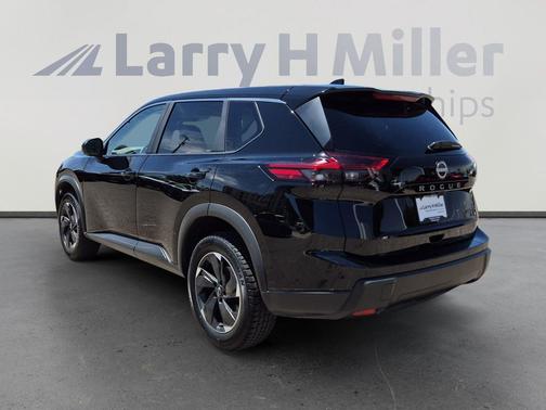 Super Black 2025 Nissan Rogue SV
