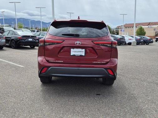 Ruby Flare Pearl 2021 Toyota Highlander Limited