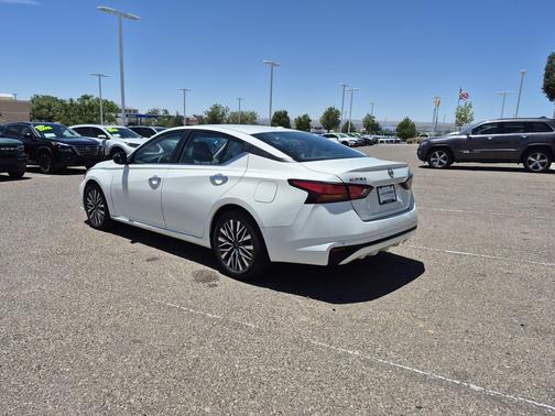 Glacier White 2025 Nissan Altima SV FWD
